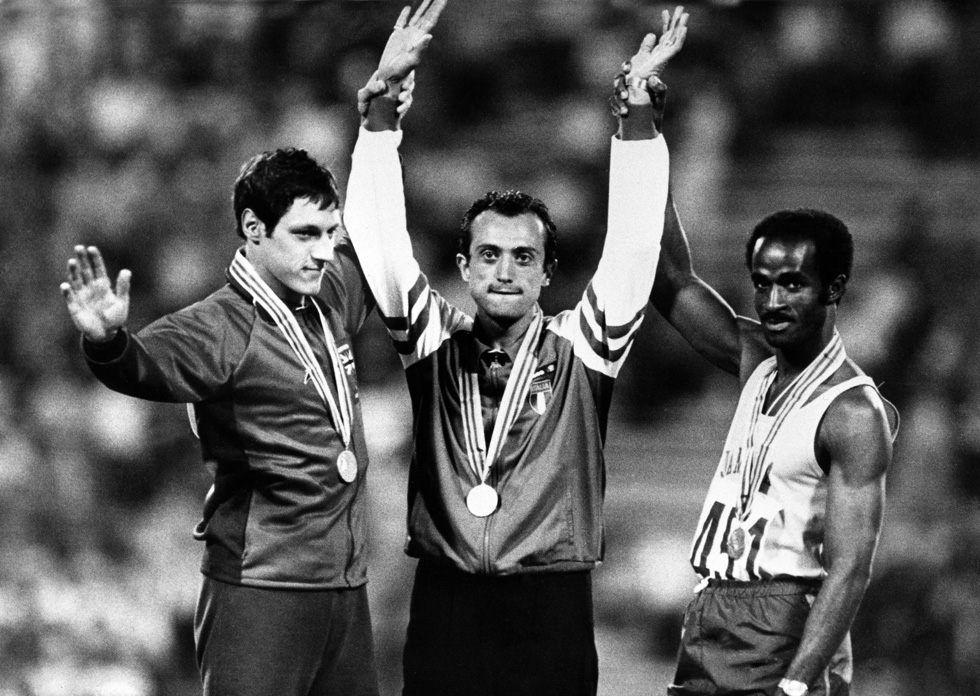 Il podio dei 200 metri ai Giochi Olimpici Mosca ’80: Allan Wells, argento dopo l'oro conquistato sui 100, Pietro Mennea, campione olimpico,  Don Quarrie, medaglia di bronzo.